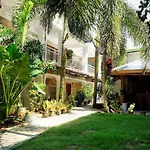 Senare Boracay Hotel
